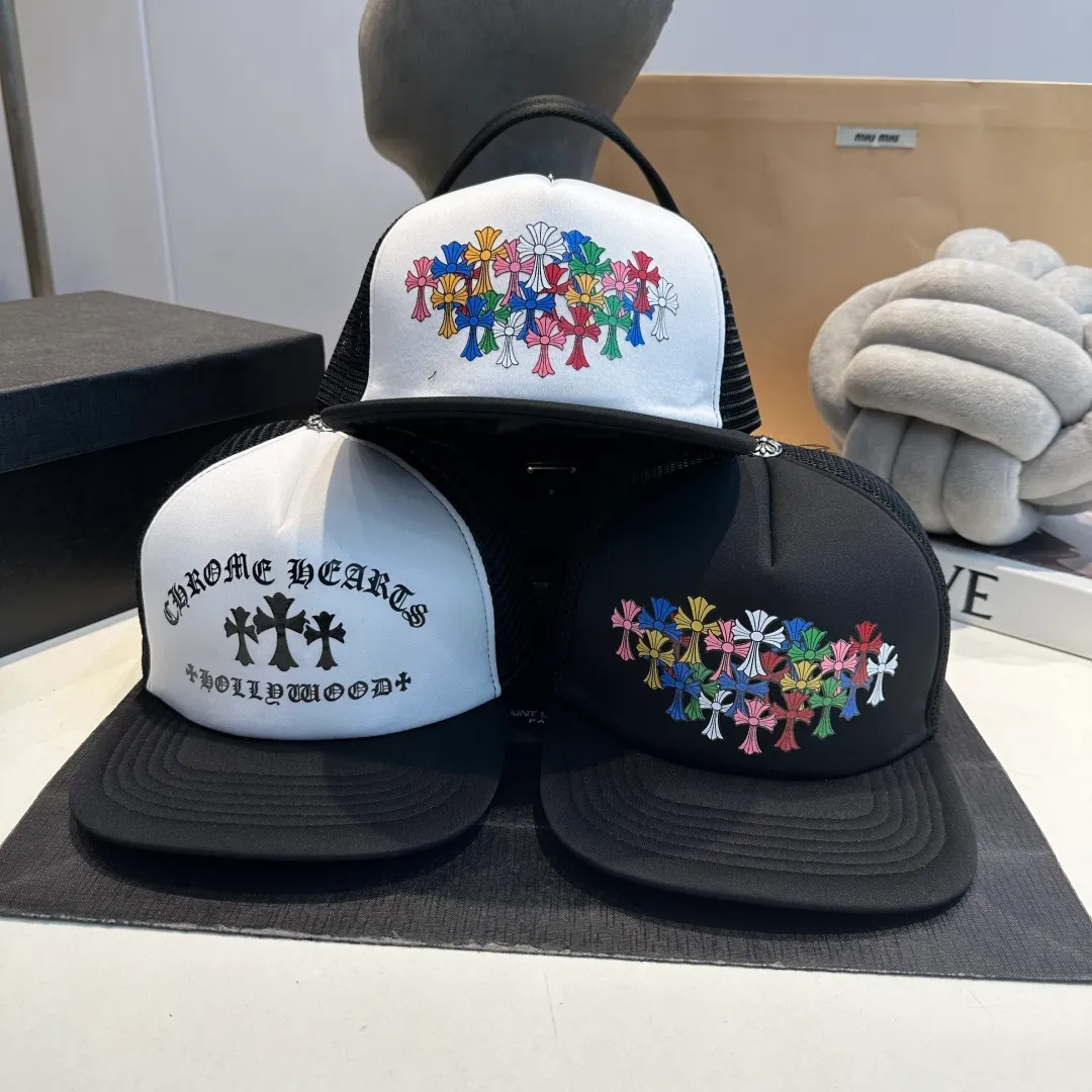 P50 Crow Heart 🆕🆕25 new baseball cap, personalized fashion classic cross logo, casual with a cool feeling, unisex style, same style for men and women! Very easy to match! Head circumference: 56-58cm is available